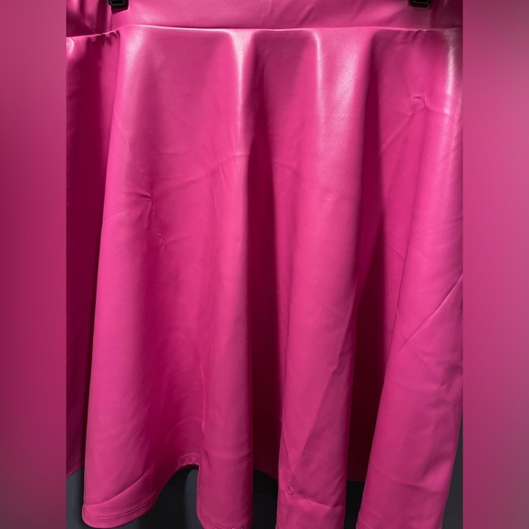 Popular 21 Barbie Plus Faux Leather Pink Skirt - Picture 2 of 5
